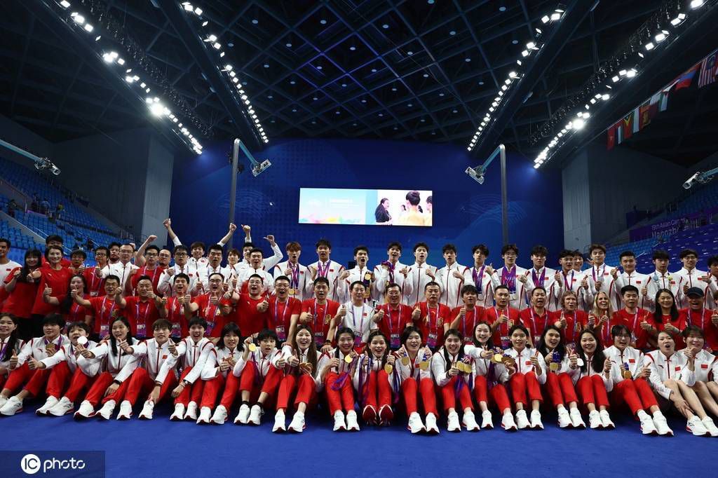 值得一提的是，NBA历史单赛季最长连败纪录是26连败，跨赛季则是28连败。